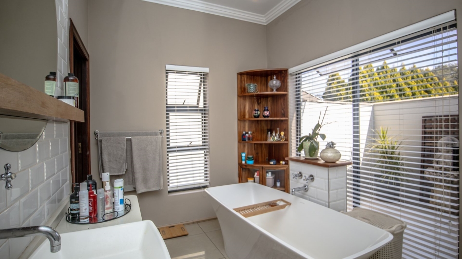 3 Bedroom Property for Sale in The Coves North West
